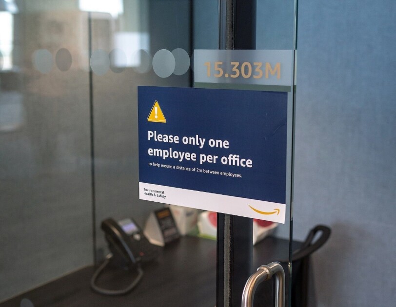 social distancing office sign