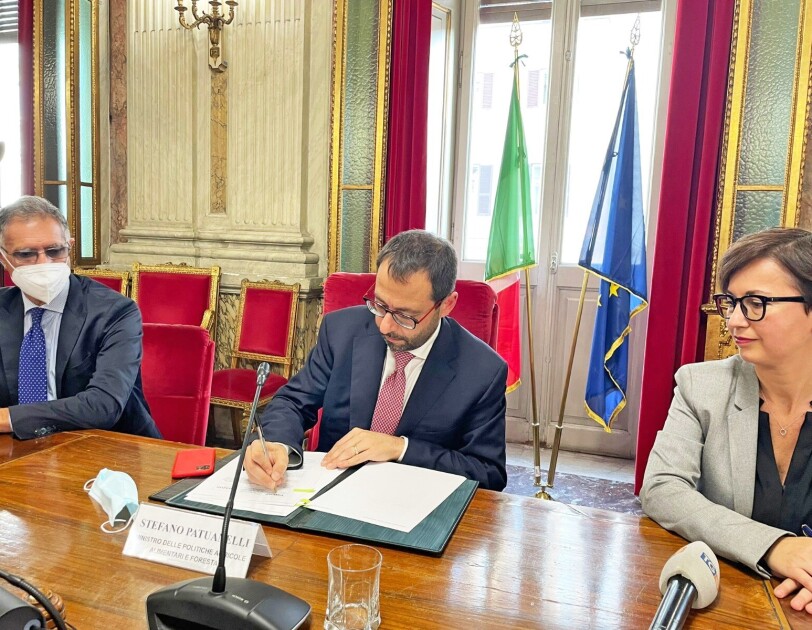 Signing of a Memorandum between the Italian Ministry of Agriculture and Amazon