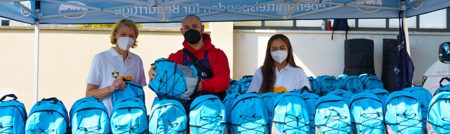 Amazon Volunteers mit Masken