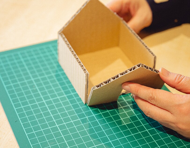 おうち時間に楽しもう 子どもと一緒に簡単ダンボール工作 貯金箱編 おうち時間に楽しもう 子どもと一緒に簡単ダンボール工作 貯金箱編