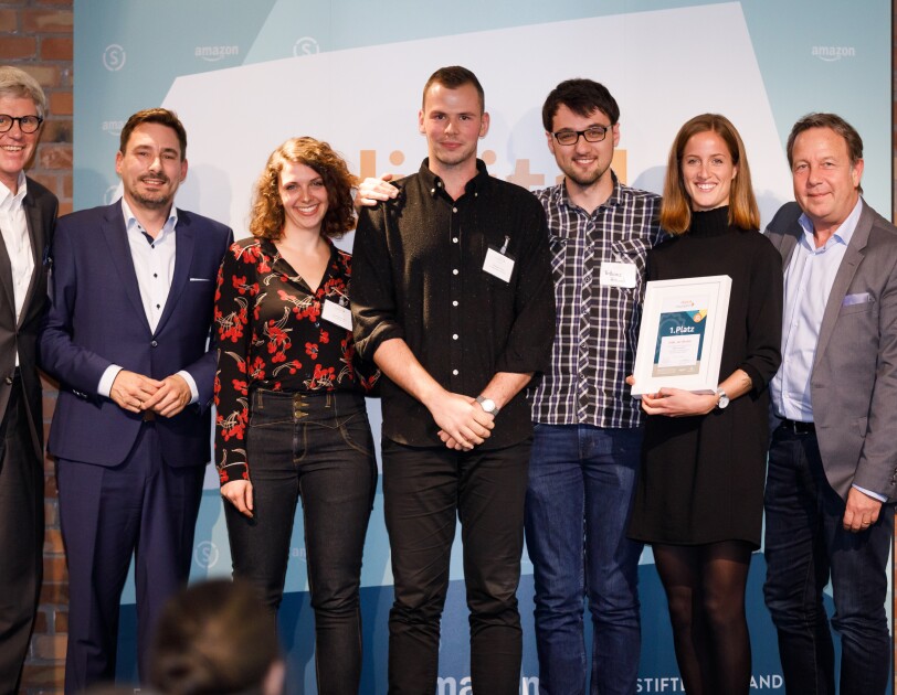 Die Gewinner der Initiative digital.engagiert, die Erfinder von "Karl der Ökobot".