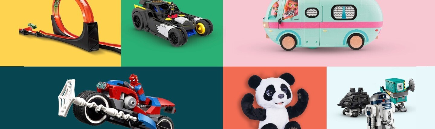 Kolaż sześciu grafik pokazujących: tor dla samochodzików, samochodzik, małą furgonetkę, motocykl z Spidermanem, misia pandę oraz droida z Gwiezdnych Wojen i dwie inne zabawki z klocków Lego.