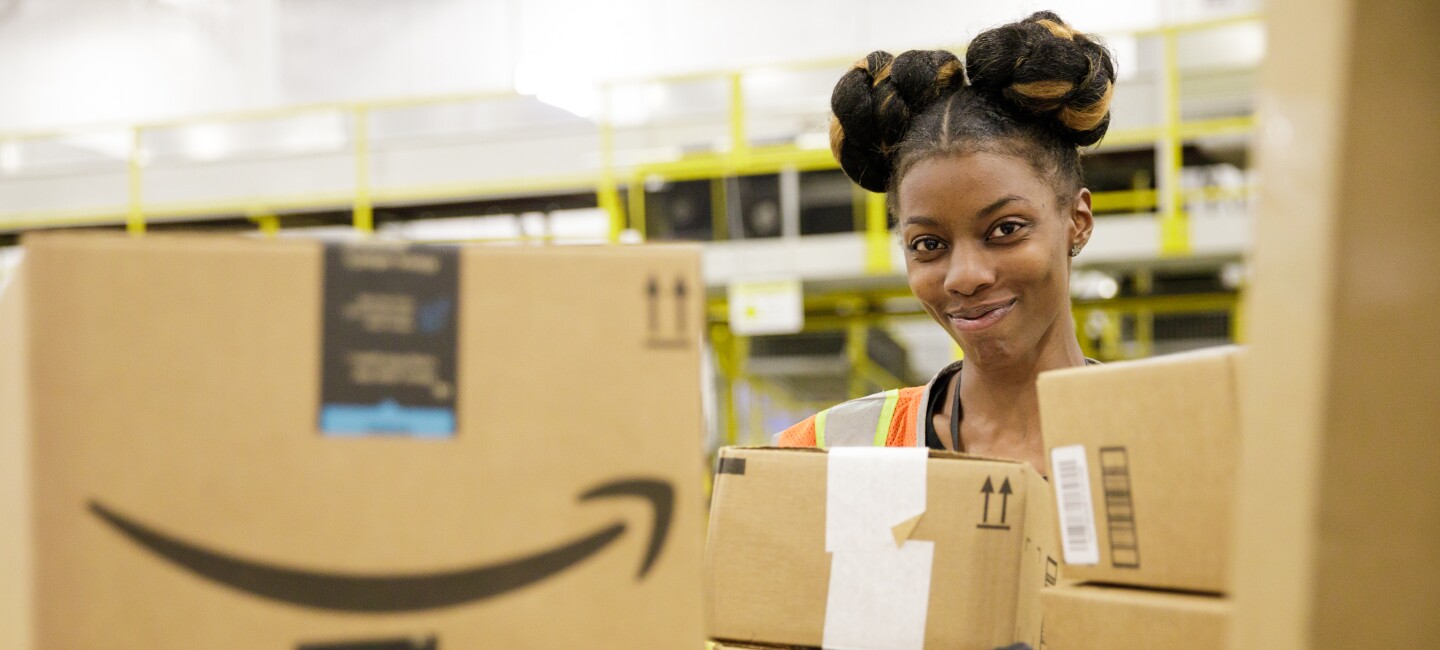 Amazon thanks customers for 1 ranking in Harris Poll on