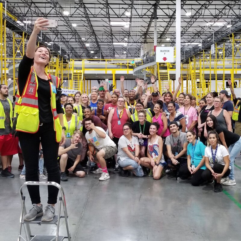 amazon raises minimum wage