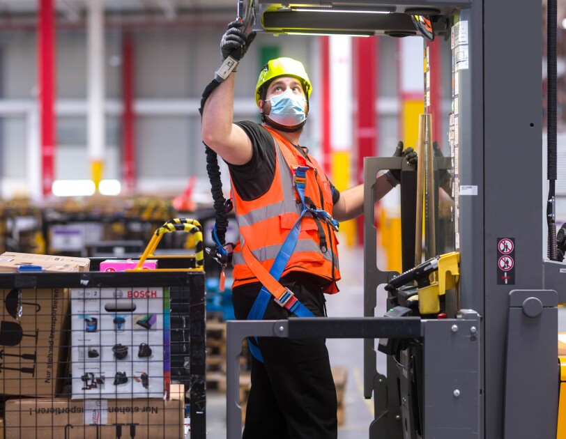 Szelki bezpieczeństwa wysokościowego Amazon_Materiał prasowy.jpg1