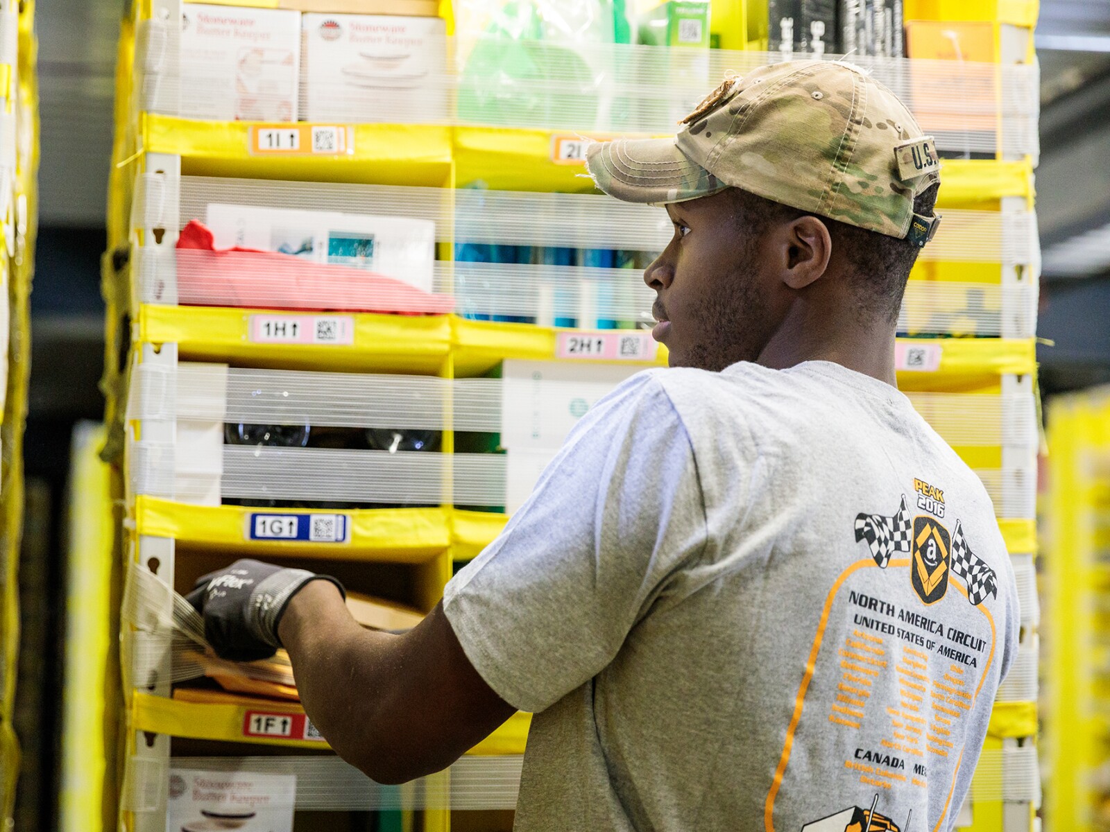 Inside Amazon S Fulfillment Centers