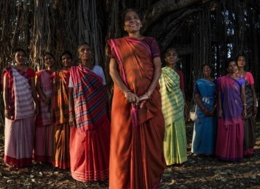 A picture of Indian women sellers who are online now