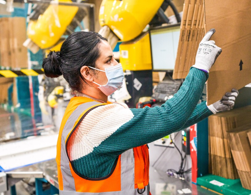 Amazon Werne_Gehörlose Mitarbeiter und Mitarbeiterinnen