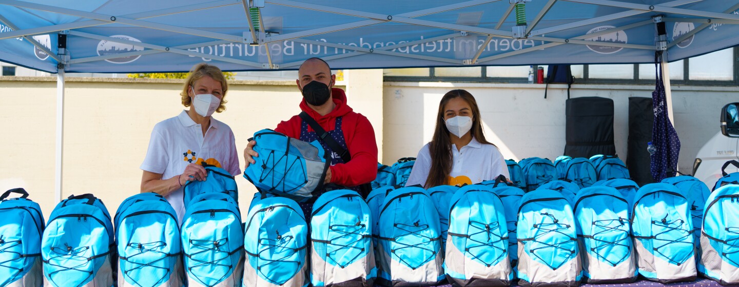 Amazon Volunteers mit Masken