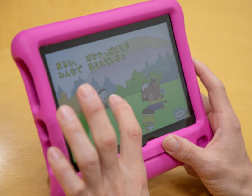 小島よしおさんに聞く。Amazonのキッズタブレット、Fireキッズモデルシリーズが子どもの知育におすすめの理由