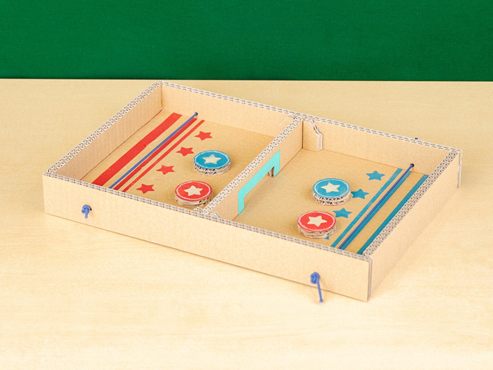 おうち時間に楽しもう 子どもと一緒に簡単ダンボール工作 ホッケーゲーム編 おうち時間に楽しもう 子どもと一緒に簡単ダンボール工作 ホッケーゲーム編