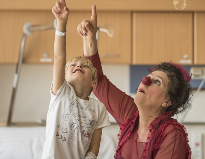 ROTE NASE Clowna zu Besuch in Krankenhäusern und Altenheimen