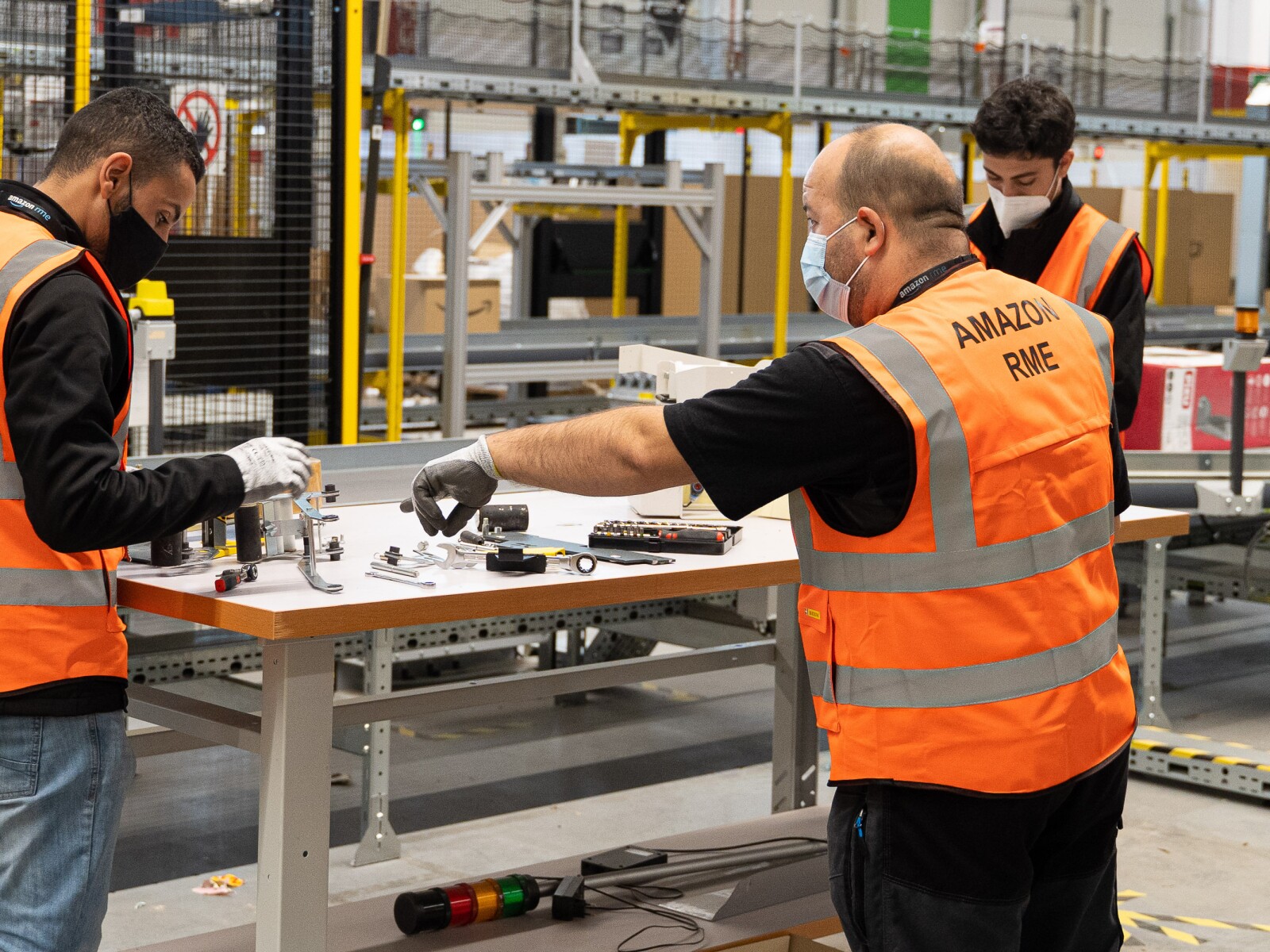 Amazon Will Create 3 000 New Jobs In Spain Closing 21 With More Than 15 000 Permanent Employees Amazon Will Create 3 000 New Jobs In Spain Closing 21 With More Than 15 000 Permanent Employees