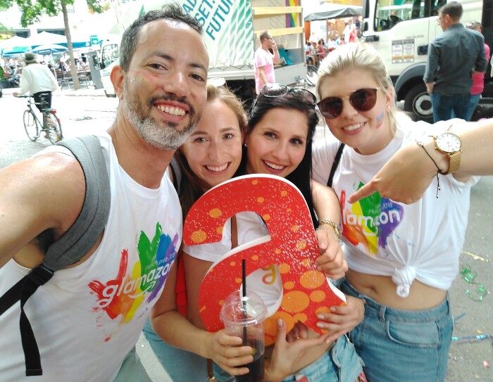 Amazon Mitarbeiter auf dem Christopher Street Day in München.