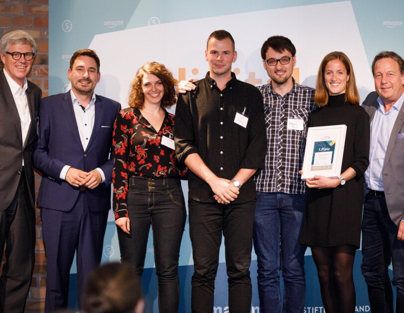 Die Gewinner der Initiative digital.engagiert, die Erfinder von "Karl der Ökobot".
