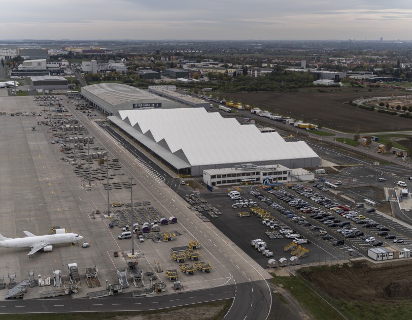 Vista aérea del aeropuerto de Leipzig-Halle en Alemania