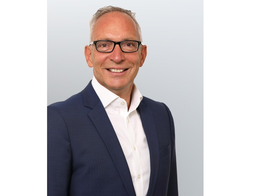 Joerg Maas ist Geschäftsführer bei Stiftung Lesen. Hier ist er im Porträt zu sehen.