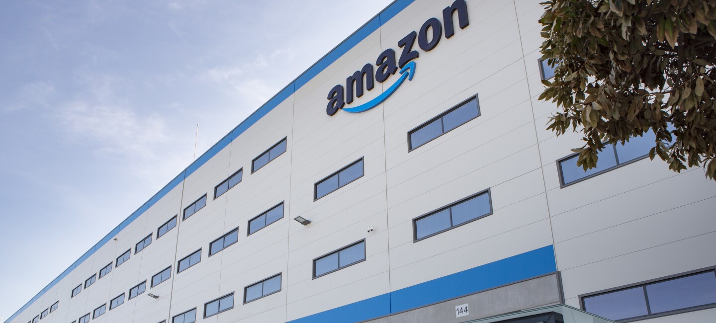 Amazon S Latest High Tech Robotics Fulfillment Center In Dos Hermanas Spain Starts Operations
