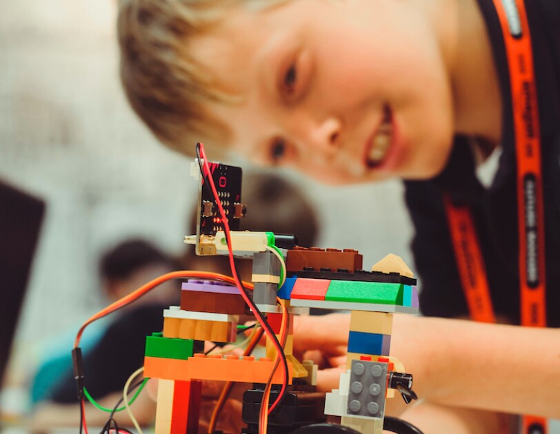 Children learning with robotics at Amazon